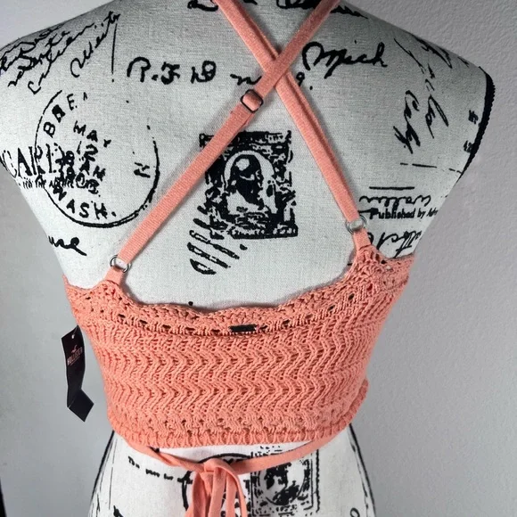 Hollister Crochet Knit Halter Crop Top in Coral Size S - Picture 3 of 4
